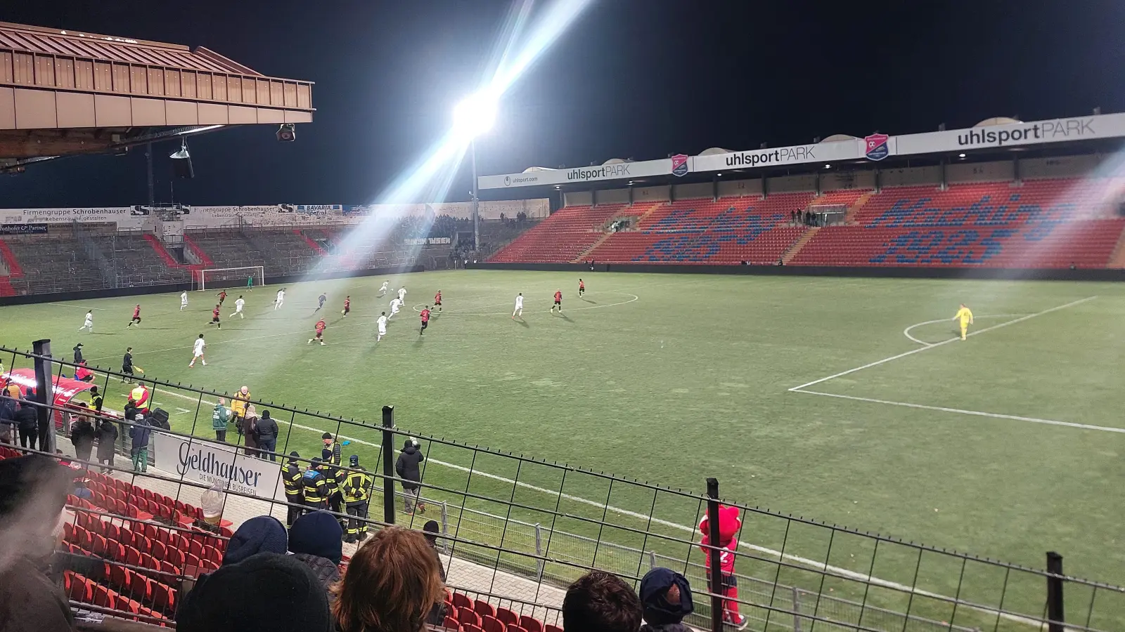 Große Dramatik im Sportpark Unterhaching: Die SpVgg hatte gegen Wacker Burghausen im Elfmeterschießen das Nachsehen. (Foto: bas)