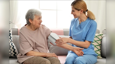 <br>Die Ausbildungen in Altenpflege, Gesundheits- und Krankenpflege und Gesundheits- und Kinderkrankenpflege wurden zusammengelegt und durch die Ausbildung zur Pflegefachkraft ersetzt. (Foto: txn: belchonock/123rf/randstad)