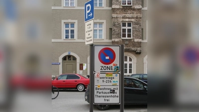 Das „Parkraummanagement” schreibt eine einheitliche Regelung der Parkzeiten vor. Auch um „das ortsansässige Gewerbe” nicht zu beeinträchtigen. (Foto: tg)