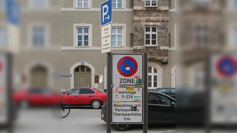 Das „Parkraummanagement” schreibt eine einheitliche Regelung der Parkzeiten vor. Auch um „das ortsansässige Gewerbe” nicht zu beeinträchtigen. (Foto: tg)