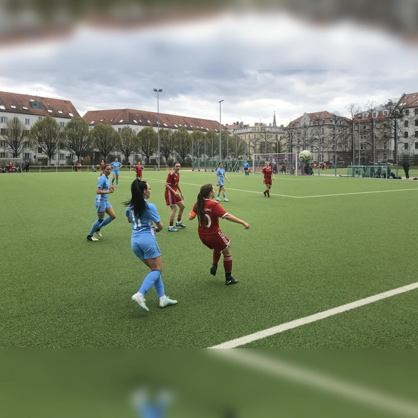 Spielerinnen des TSV 1860 Frauenteams in der Partie gegen Spielgemeinschaft Grafing/Aßling (Foto: A. Seeler)