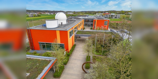 Die Volkshochschule. (Foto: Chr. Mühlbauer)