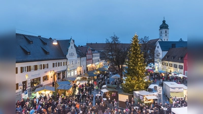 Am 23. und 24. November verwandelt sich der Ebersberger Marienplatz zu einen gemütlichen Christkindlmarkt. (Foto: Susanne Hast )