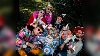 Stehen für humorvollen Rapp und charmantes Gitarrengezupfe: Pew Pew Alice. (Foto: Jakob Lauber)