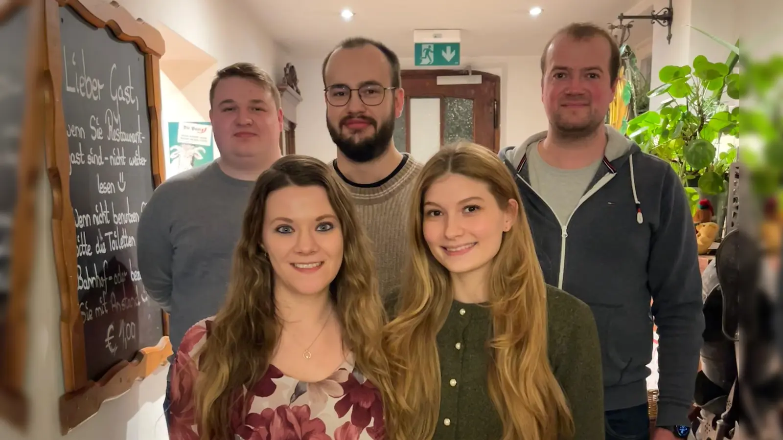 Im Vorstand der Jungen Liberalen Starnberg-Landsberg: Jakob Wörlein, Leon Graf zu Stolberg-Stolberg und Leonard Coenen (v.l.) sowie Angela Rehekampff (l.) und Natalie Ittlinger. (Foto: Junge Liberale)