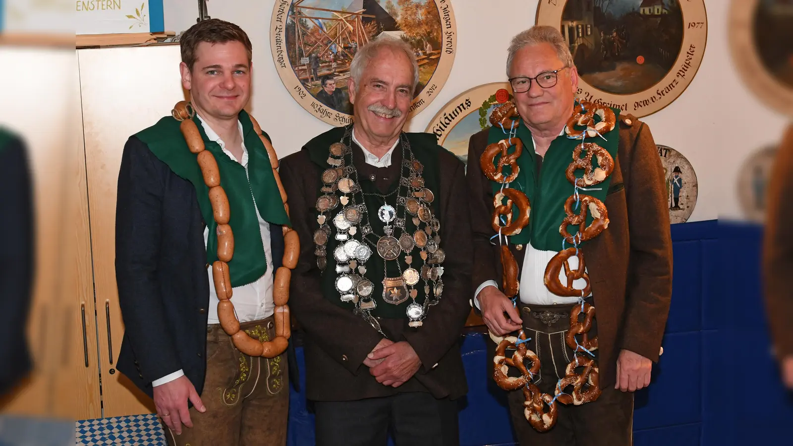 Haben das diesjährige Endschießen gewonnen (von links): Michael Niederwald, Herbert Breitenberge und Reinhold Hennes. (Foto: red)
