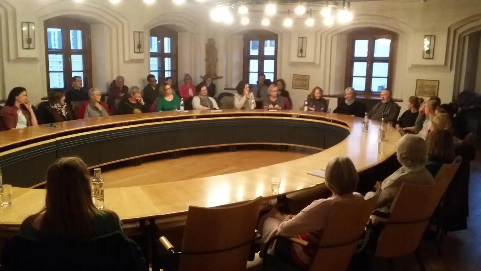 Rund 40 Personen kamen zum ersten Treffen ins Ebersberger Rathaus. (Foto: Privat)