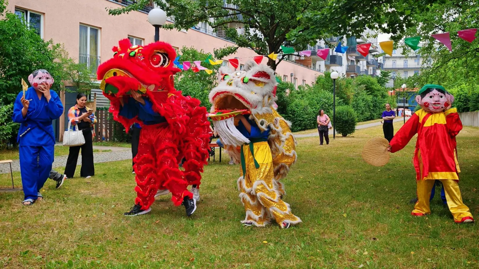 Das Sommerfest bietet ein buntes Programm mit Vorführungen und Mitmachaktionen. (Foto: Münchner Wohnen)