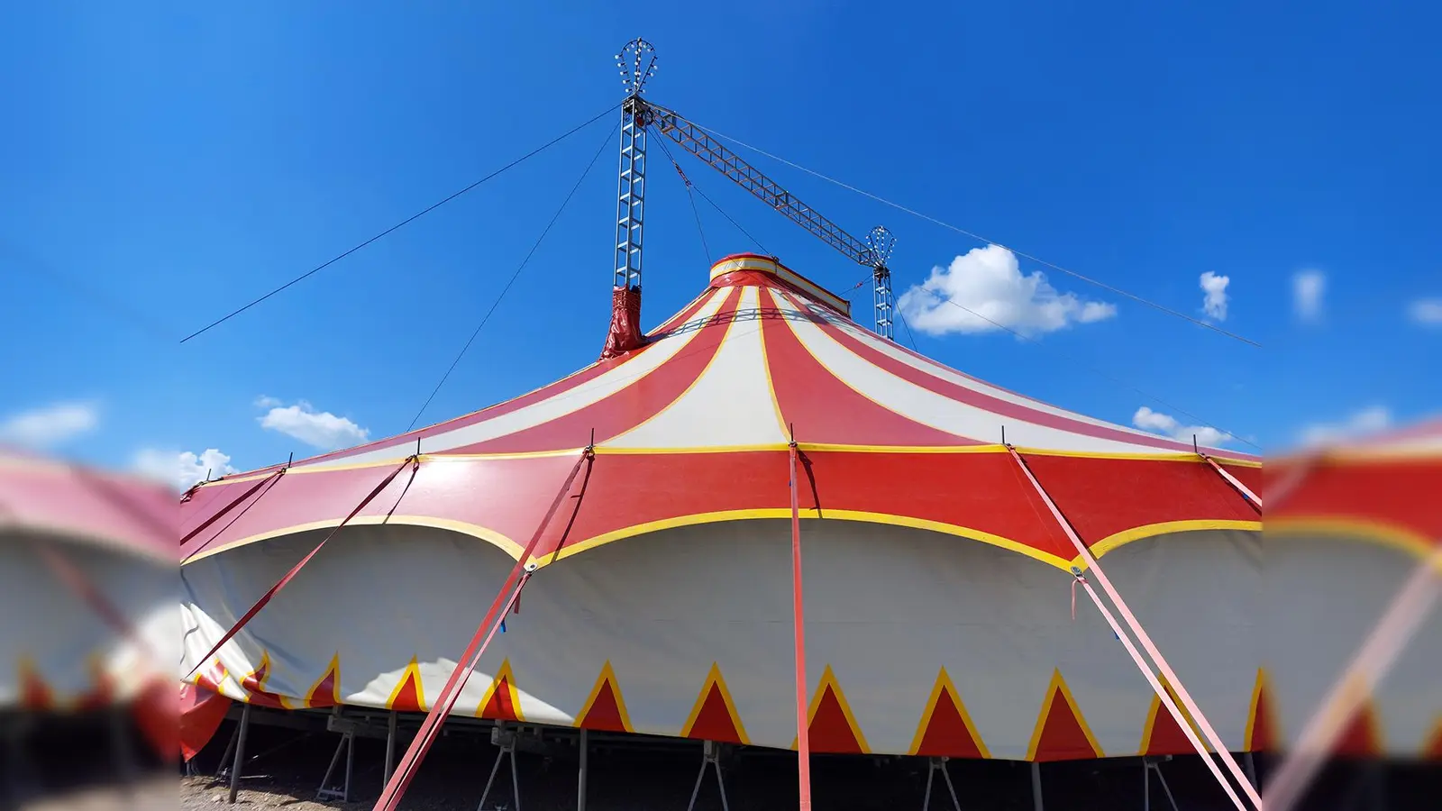 In die abenteuerliche Welt des Zirkus können sich Grundschulkinder während der Pfingstferien stürzen.  (Foto: Gemeinde Poing)
