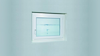 Effektiver Schutz vor Hochwasser im Keller: Das Zargenfenster Mealuxit Aqua. (Foto: Mea Bausysteme GmbH)