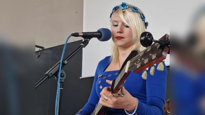 Die britische Sängerin Madeleina Kay gibt am 31. Mai ein Konzert in „Zwölf Apostel“. (Foto: René Vollmar)