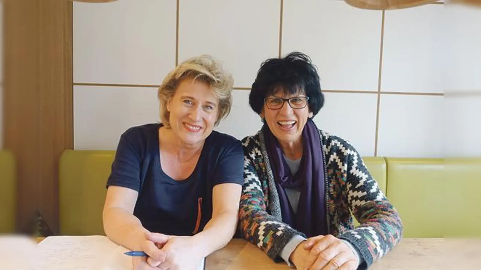 Ingrid Röser (rechts) scheidet auf eigenen Wunsch aus.  Susanne Jaspert rückt nach.	 (Foto: Brunner)