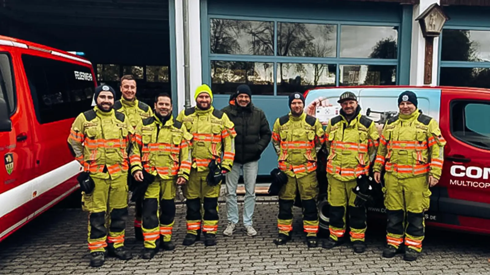 Sieben Feuerwehrler dürfen sich jetzt als Drohnen-Piloten beweisen. (Foto: KBI Dachau)