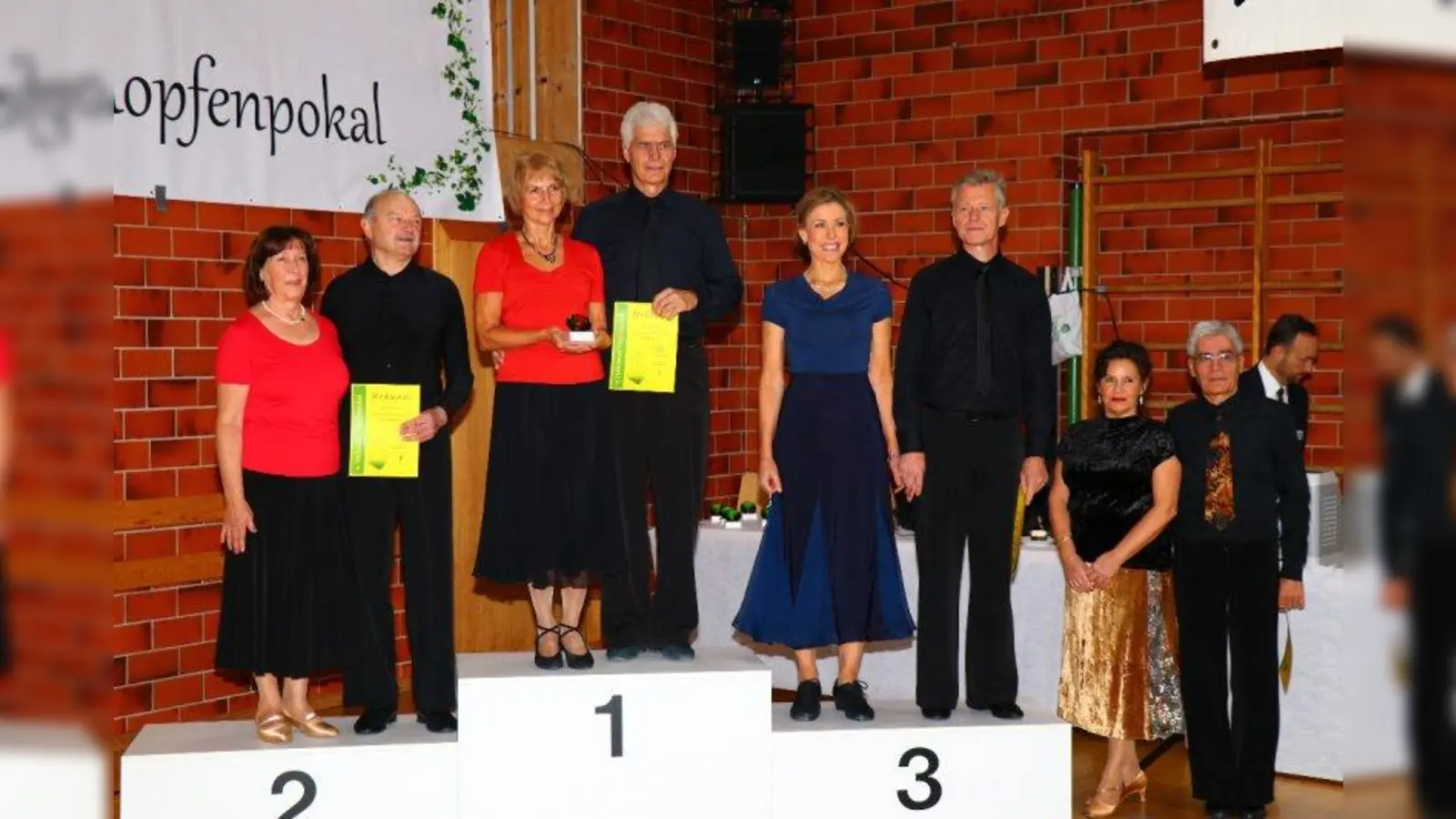 Auf Anhieb den zweiten Platz ertanzten sich Günter und Gerlinde Zoubek (links). (Foto: TSG d. FVgg Gammelsdorf)