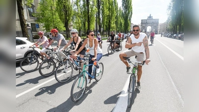 Der ADFC Ebersberg unterstützt den Radentscheid München. Die Demo findet auf dem Königsplatz statt. (Foto: Tobias Hase)