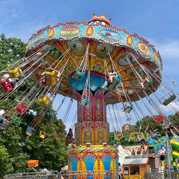 Das Magdalenenfest ist das einzige Münchner Volksfest, das noch ganz auf einer „grünen Wiese” gefeiert wird. (Foto: Brigitte Bothen)