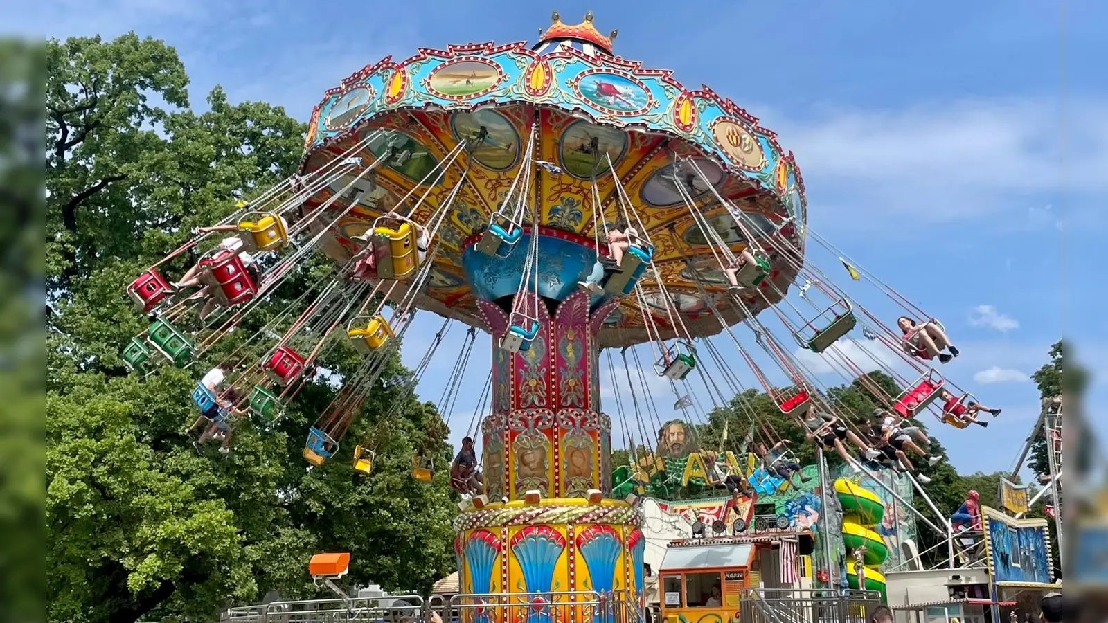 Das Magdalenenfest ist das einzige Münchner Volksfest, das noch ganz auf einer „grünen Wiese” gefeiert wird. (Foto: Brigitte Bothen)