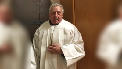 Bei den Gottesdiensten, Andachten und kirchlichen Feiern attestierte Fritz Loibl als treuer Messdiener. (Foto: Pfarrgemeinde St. Sebastian)