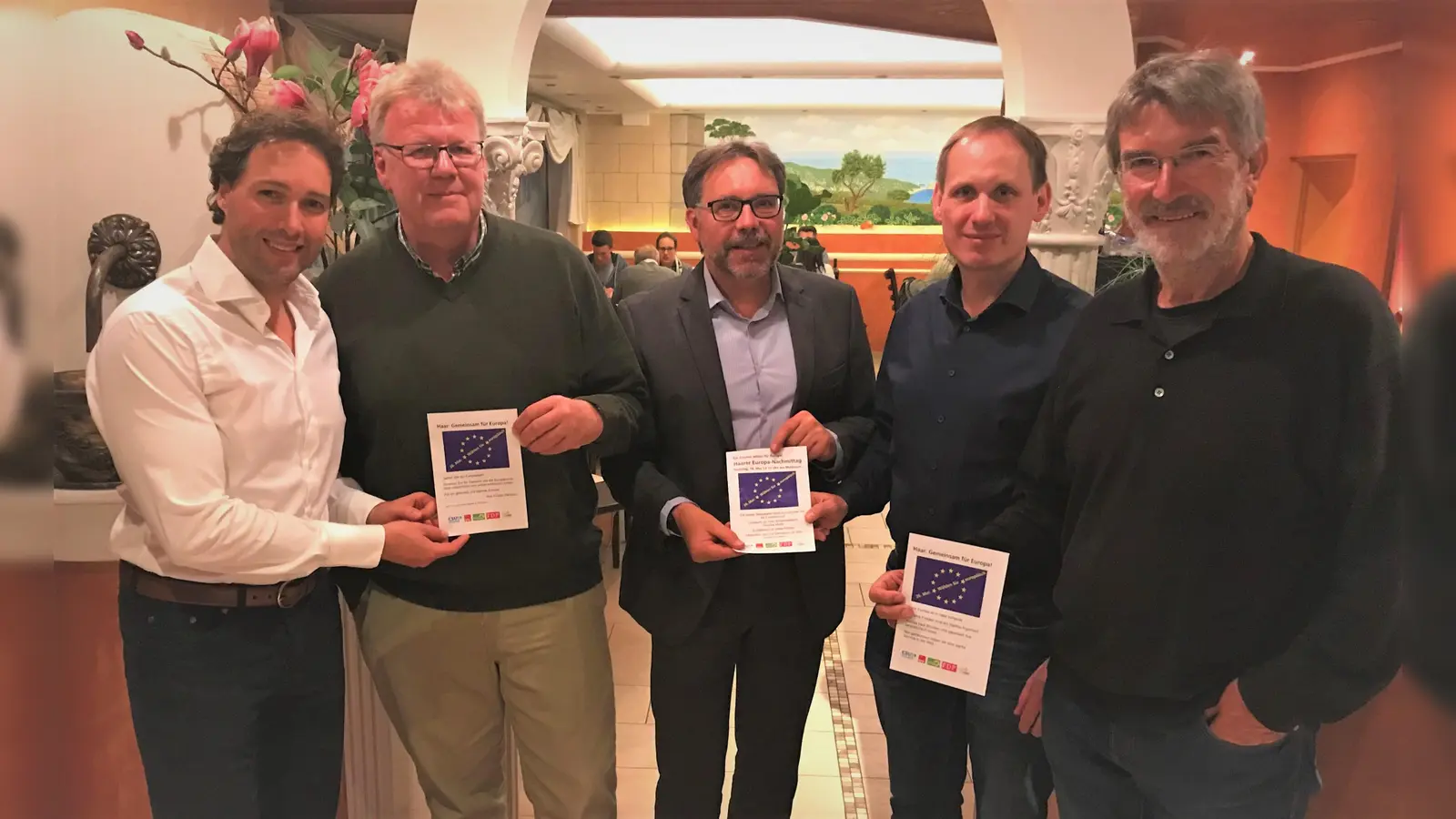 Die Haarer Partei-Vorsitzenden (v.l.): Dr. Andreas Bukowski (CSU), Ton van Lier (Freie Wähler), Dr. Ulrich Leiner (Grüne), Dr. Peter Siemsen (FDP) und Peter König (SPD). (Foto: privat)