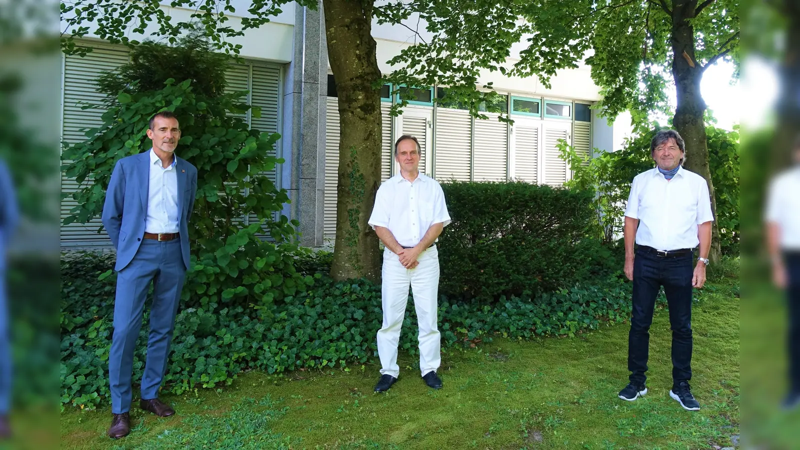 Der neue Aufsichtsratsvorsitzende Michael Stolze, Geschäftsführer Dr. Markus Henle und ehemaliger Vorsitzender Albert Hingerl (v.l.n.r.); nicht im Bild: stellv. Aufsichtsratsvorsitzender Hans Fent. (Foto: Eberwerk)