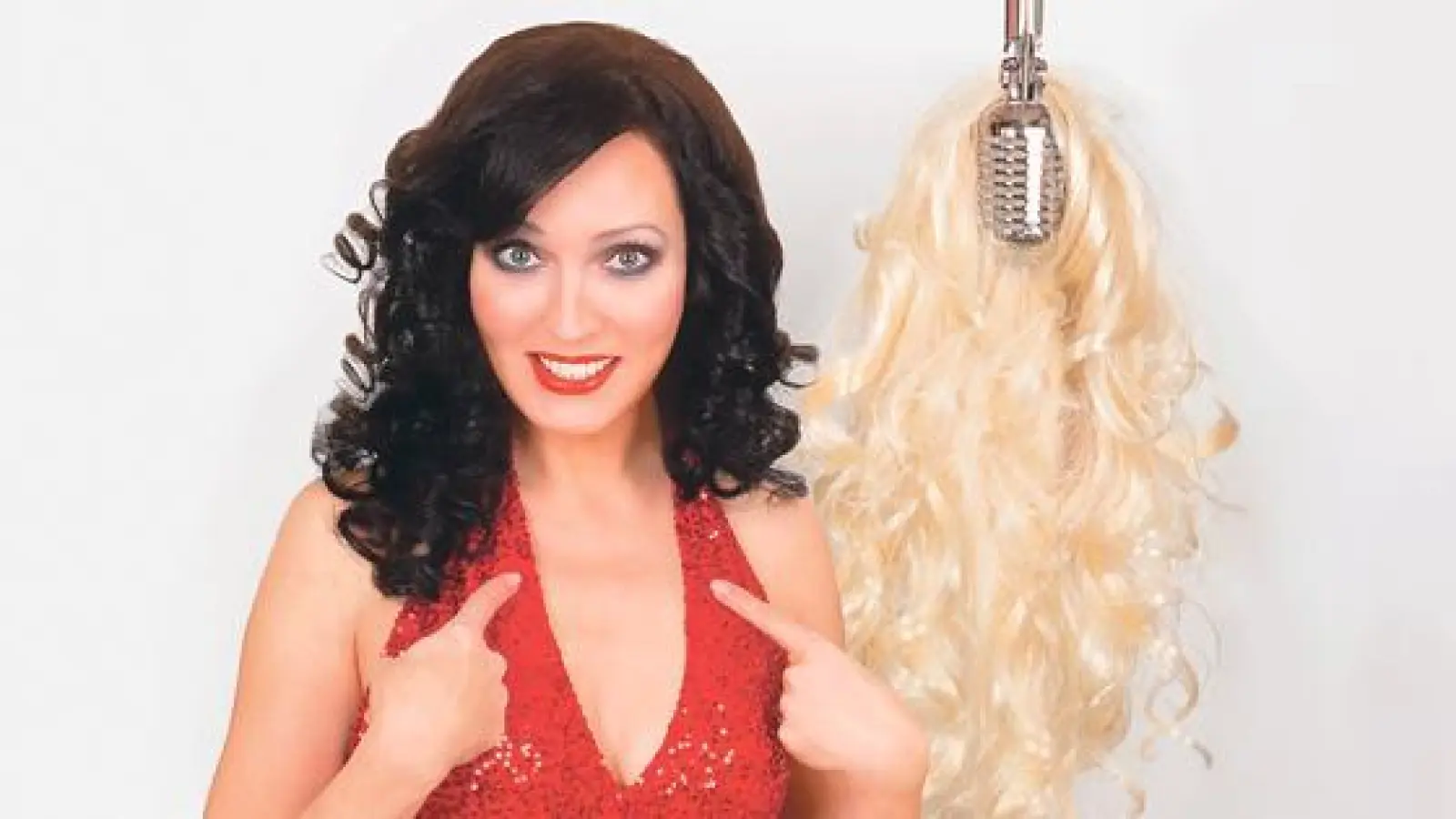 Die Musikkabarettistin packte ihre langjährige Erfahrung in ihr neues Programm. 	 (Foto: VA)