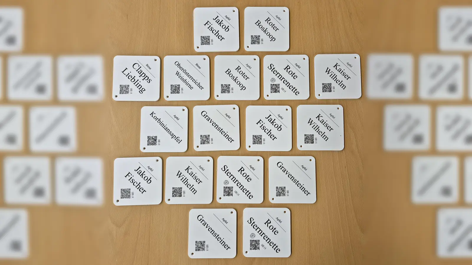 Diese Sortenschilder werden an die Obstbäume angebracht. (Foto: Gemeinde Gauting)