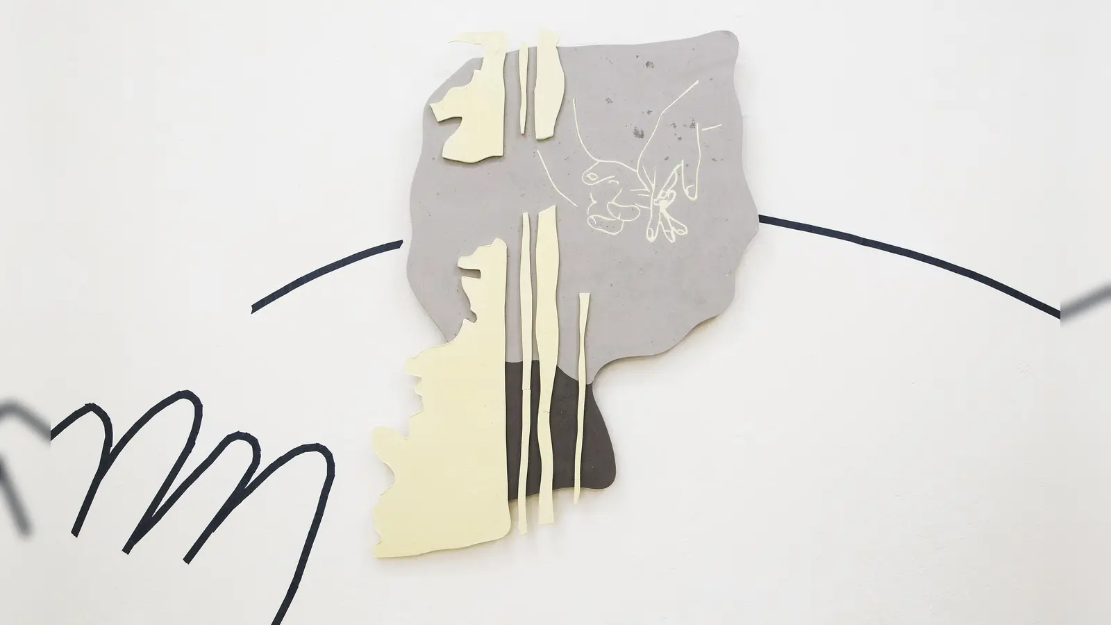 Eine Detailaufnahme aus Stefanie Gerstmayrs Installation. Für die Arbeit hat die Künstlerin Polymergips, Glasfaser, Klebeband und Stahlseil verwendet. (Foto: Gerstmayr)