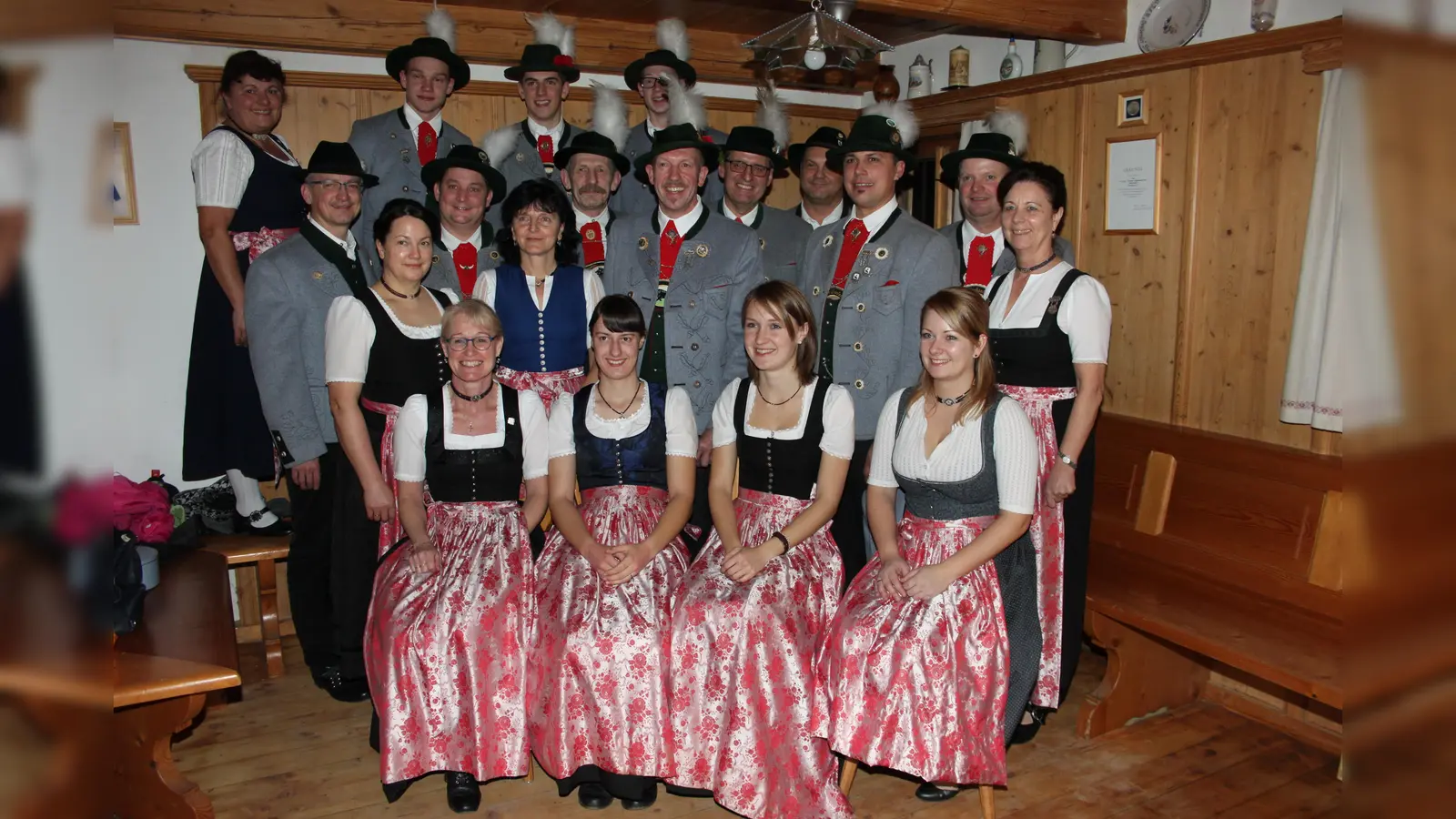 Die neue Vorstandschaft. Seit der Gründung im Jahr 1922 ist der Verein ständig gewachsen und hat derzeit einen Mitgliederstand von 423 Mitgliedern.  (Foto: Barbara Lang)