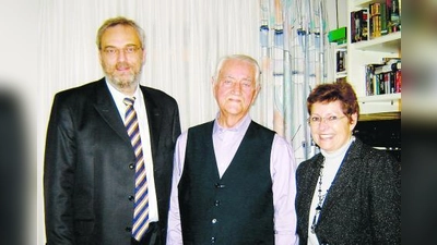 Florian Ritter, Jubilar Jakob Deffner und Christiane Schenk. (Foto: pi)