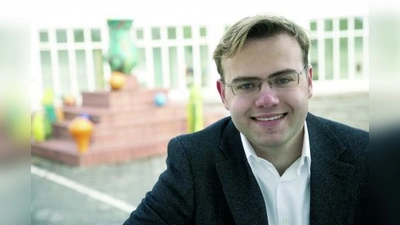 Für Stadtrat Tobias Weiß gleicht das Kneippbecken derzeit einem „Schlammbad”. (Foto: pi)