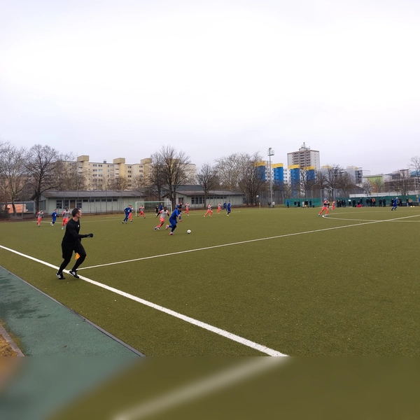 Auf der Bezirksssportanlage Bert-Brecht-Allee kommt es zum Stadtduell zwischen SVN München und FC Wacker München. (Archivbild: bas)