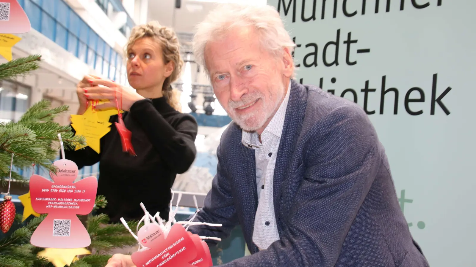 Paul Breitner unterstützt die Wunschbaumaktion als Schirmherr der Mahlzeitenpatenschaften.Patenschaften sind dieses Jahr auch Bestandteil der Wünsche den Malteser Wunschbäumen. (Foto: Malteser/Horlemann)