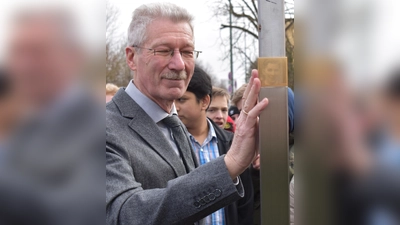 Das letzte Erinnerungszeichen vor dem Lockdown fand in Moosach statt. Bei der nächsten Veranstaltung kann man ausschließlich per Livestream teilnehmen. (Archivbild: Daniel Mielcarek)