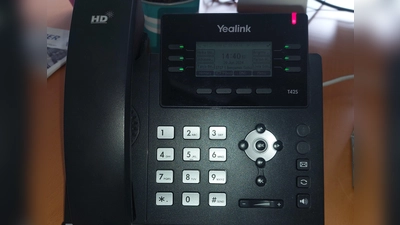 Ein Unbekannter teilte am Telefon mit, dass die Tochter der Angerufenen einen schweren Unfall verursacht habe.  (F.: bas)