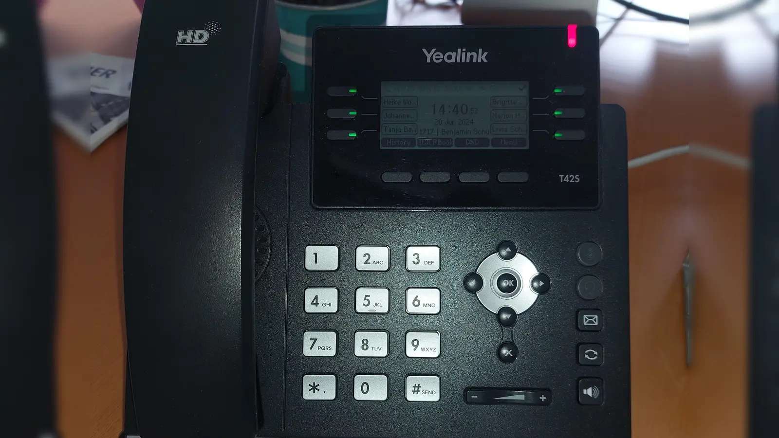 Ein Unbekannter teilte am Telefon mit, dass die Tochter der Angerufenen einen schweren Unfall verursacht habe.  (F.: bas)