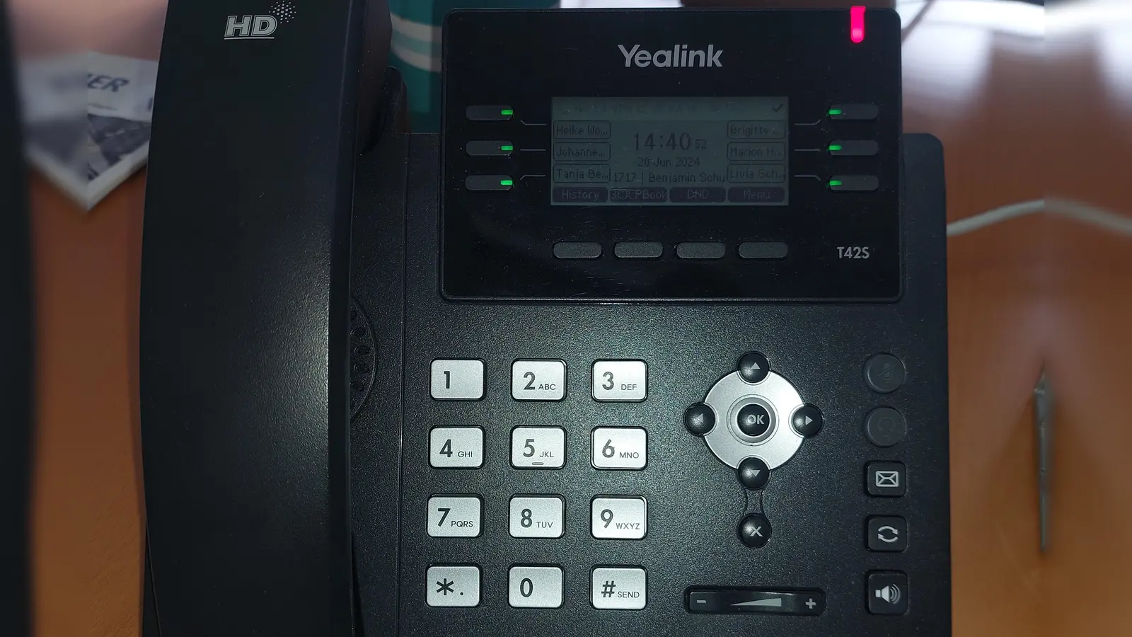 Ein Unbekannter teilte am Telefon mit, dass die Tochter der Angerufenen einen schweren Unfall verursacht habe.  (F.: bas)