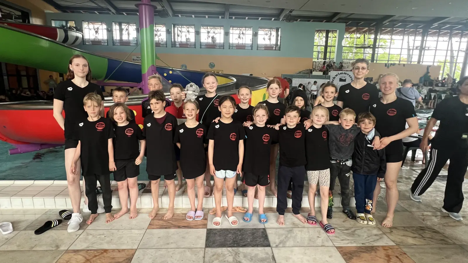 Dass Schwimmen Spaß macht, bewiesen die Wettbewerbs-Teilnehmer vom SV Lohhof.  (Foto: SV Lohhof)