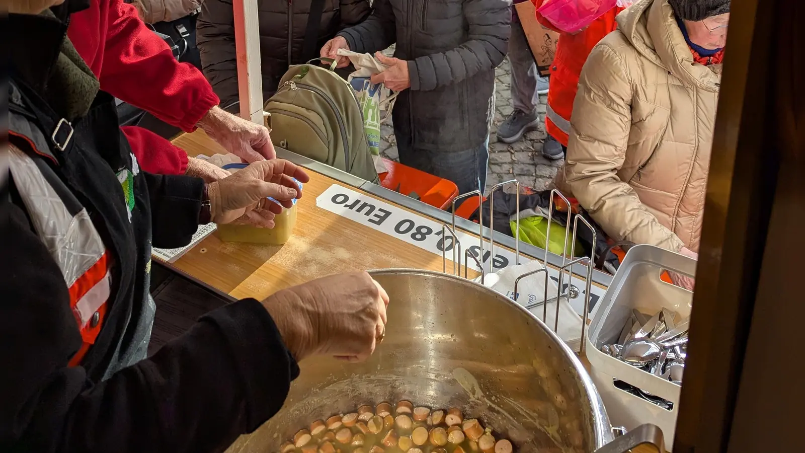Die Aktion Erbse des Bayerischen Roten Kreuzes in Erding startet auch in diesem Jahr wieder. (Foto: Archiv / BRK)