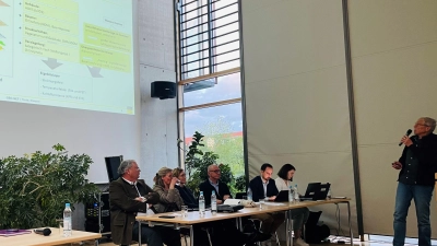 Zahlreiche Experten stellten kürzlich ihre Ergebnisse zum geplanten Zukunftspark in Unterbiberg vor.  (Foto: hw)