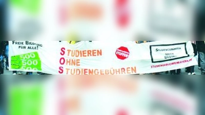 Das Bündnis „SoS - Studieren ohne Studiengebühren” kämpft mit Demos und Petition für die Abschaffung. (Foto: studiengebuehrenbayern.de)