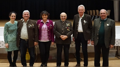 Die VSG Pöcking ehrte beim Jahresabschluss die besten Senioren, unter denen Wolfgang Lutz (2. von rechts) die meisten Ringe während des Jahres gesammelt hat. (Foto: VSG Pöcking)