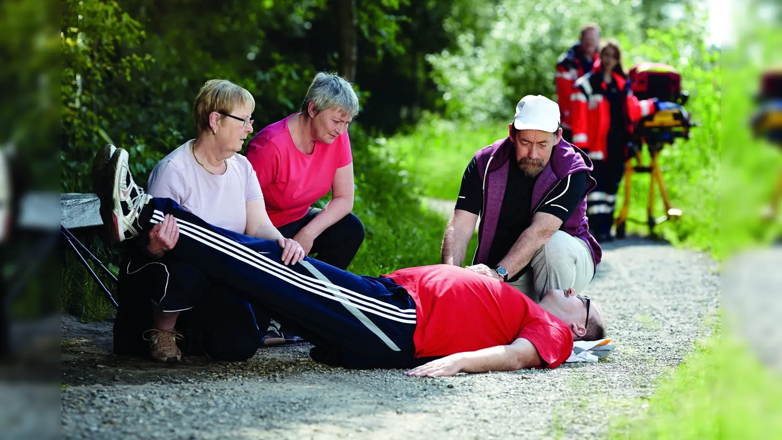 Bei einem Kreislaufkollaps muss man umgehend den Rettungsdienst über die Notrufnummer 112 verständigen (Foto: Johanniter-Unfall-Hilfe e.V.)