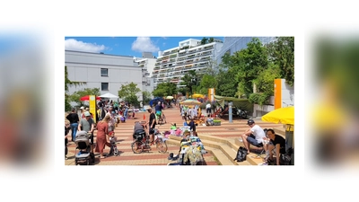 Am 17. Mai findet im Olympiadorf wieder der Hofflohmarkt statt – auch eine gute Gelegenheit, die völlig autofreie Dorfanlage kennenzulernen.  (Foto: Eva Willkomm )