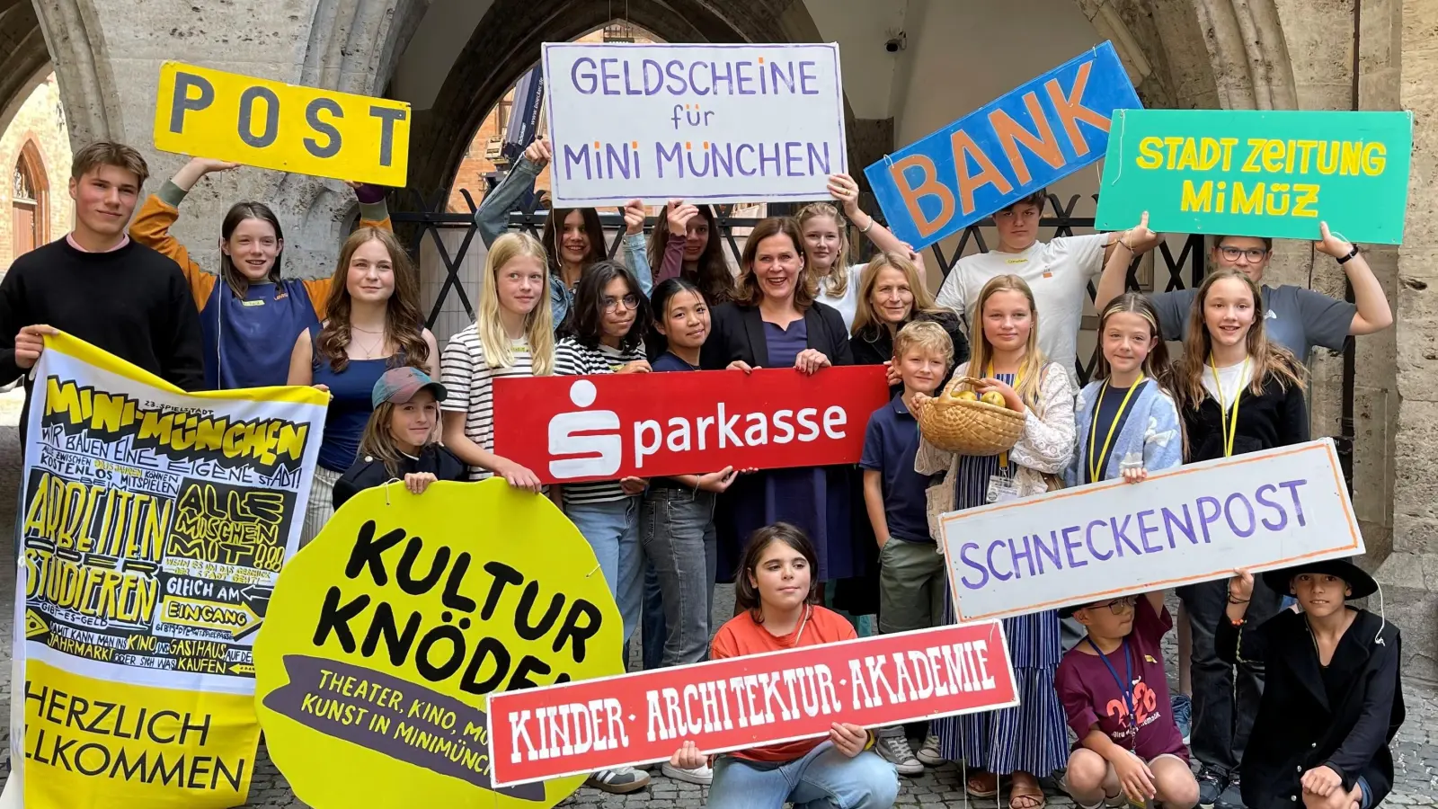 Sie freuen sich schon auf den Start von Mini-München, das in diesem Jahr 3. bis 21. August auf dem Showpalast-Gelände stattfindet.  (Foto: hw)