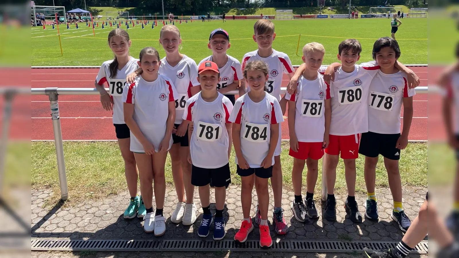 Sie traten beim Ursel-Rechenmacher-Sportfest an: Elisabeth Peukmann, Victoria Müller, Liam Maudrich, Carl-Louis Henke, Thilo Paul, Tobias Cherchi, Valentin Aberl (hinten v.l.) sowie Sarah Hartl, Levi Hanft und Mariliis Kubpart (vorne v. links). (Foto: SV Germering/ privat)