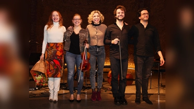 Die nouWell cousines mit Brigitte Hobmeier.<br>  (Foto: Johanna Link)