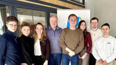 Die Vorstandsmitglieder der Jungen Union Würmtal mit Christoph Göbel (stell. CSU-Kreisvorsitzender, 4.v.l.) und Jan Kämmerer (JU-Kreisvorsitzender, r. ): Philipp Schulze-Nahrup, Ina-Leonie Klemenda, Ann-Kristin Höger, Alexander Löher , Veronika Hellhuber und Simon Forster (v.l.). (Foto: JU Würmtal)