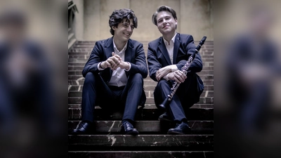 Auf ein besonderes Musik-Schmankerl darf man sich mit zwei Ausnahmekünstlern in Harlaching freuen. (Foto: Duo Starke - Agnés)
