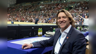 General Manager Hannes Kronthaler erklärt das Aus für die Hypo AlpenVolleys. (Foto: Christian Forcher)