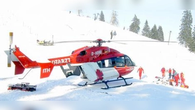 Eine Maschine vom Typ EC 145, wie sie die DRF auch in Großhadern nutzt, bei einem Wintereinsatz.	Bild: DRF (Foto: DRF)